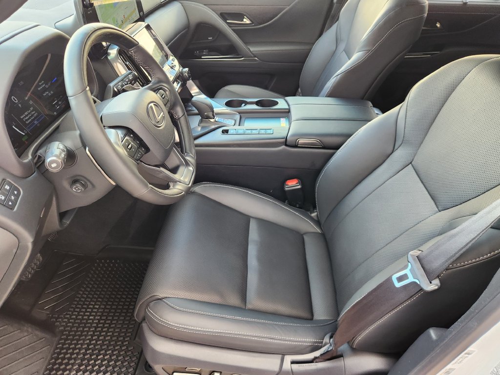 Certified 2026 Lexus LX 700h Luxury w/ Appearance Package AWD/4WD image 13