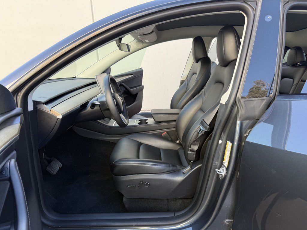 Used 2023 Tesla Model Y Long Range AWD/4WD image 11