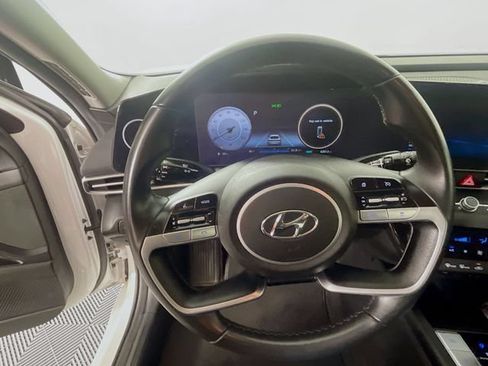 Used 2023 Hyundai Elantra SEL w/ Convenience Package FWD image 12