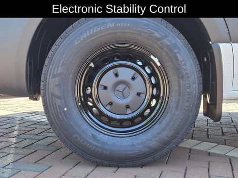 Used 2024 Mercedes-Benz Sprinter 2500 image 10