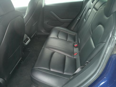 Used 2018 Tesla Model 3 Long Range RWD image 8