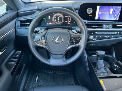 Used 2025 Lexus ES 300h w/ Premium Package FWD image 15
