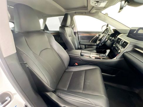 Used 2022 Lexus RX 350L Premium w/ Premium Package image 27