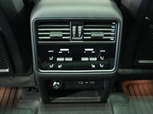 New 2026 Porsche Cayenne Coupe image 25