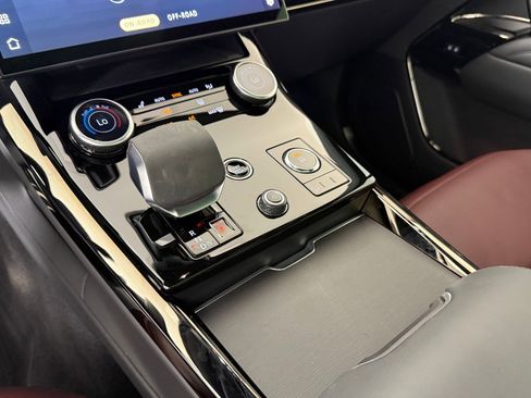 Used 2023 Land Rover Range Rover Sport SE Dynamic image 17