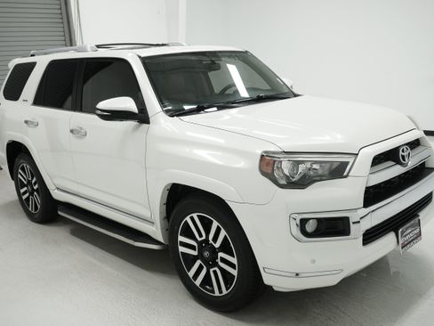 Used 2016 Toyota 4Runner Limited RWD image 3