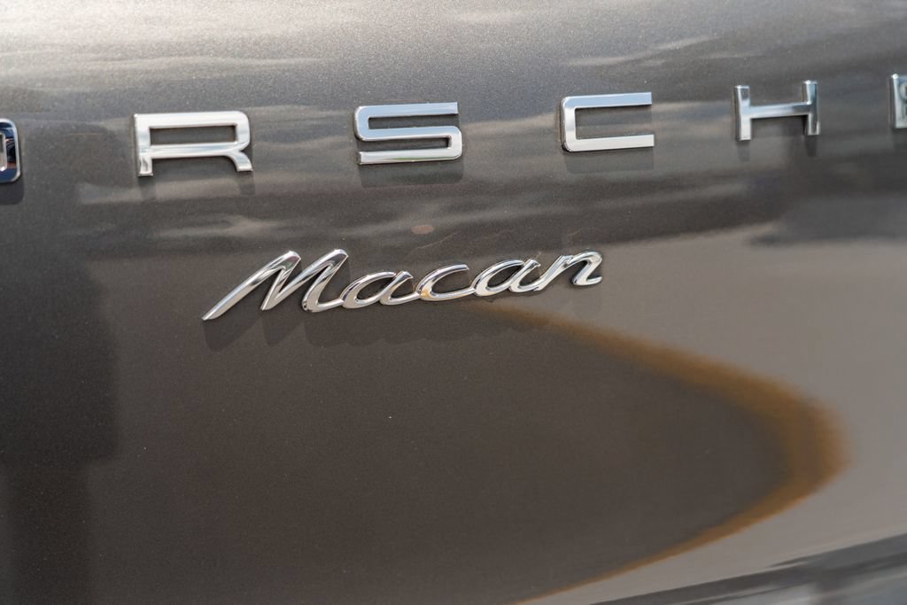 Used 2018 Porsche Macan AWD/4WD image 6