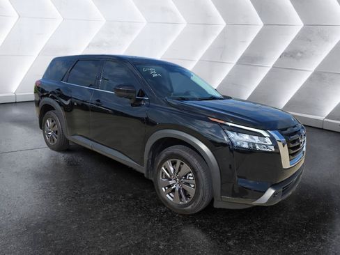 Used 2023 Nissan Pathfinder S FWD image 3