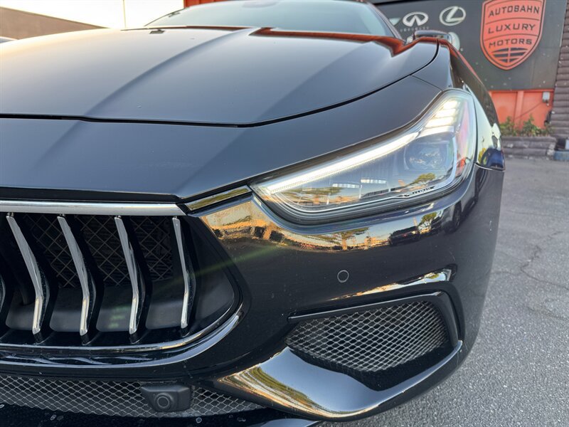 Used 2018 Maserati Ghibli S GranSport Q4 AWD/4WD image 6