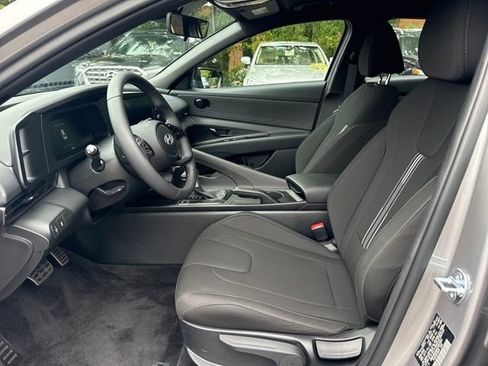 Certified 2025 Hyundai Elantra Sport image 9