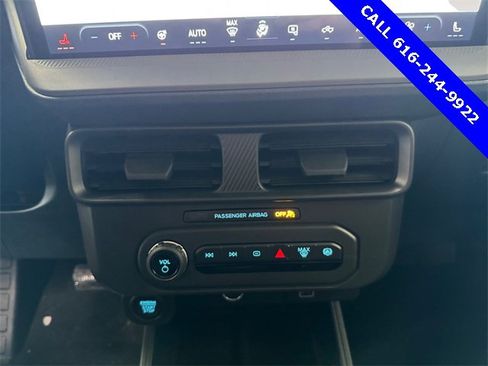 New 2025 Ford Maverick XLT w/ XLT Luxury Package image 5