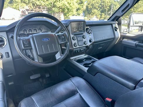 Used 2016 Ford F250 Lariat w/ Lariat Ultimate Package AWD/4WD image 11