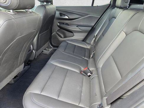 Used 2025 Buick Envista Sport Touring image 17