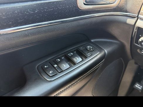 Used 2017 Jeep Grand Cherokee Limited w/ Luxury Group II AWD/4WD image 20