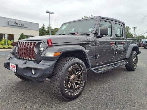 Used 2022 Jeep Gladiator Sport w/ Trailer Tow Package image 2