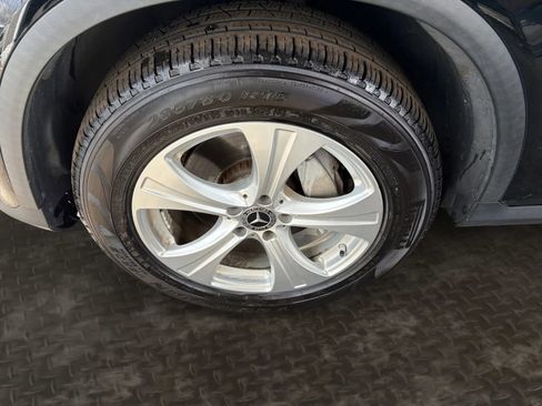 Used 2018 Mercedes-Benz GLC 300 4MATIC image 34