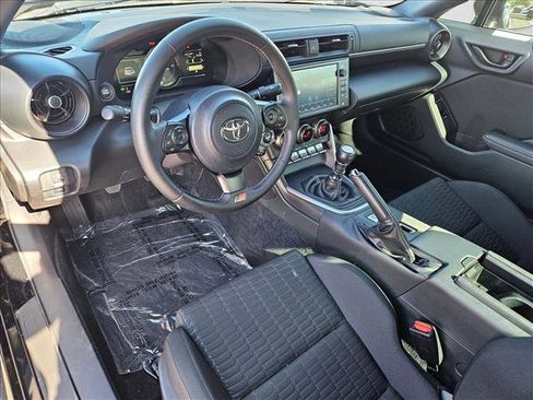 Used 2025 Toyota GR86 image 10