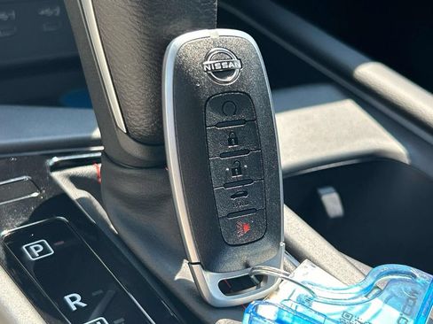 New 2027 Nissan Sentra SR w/ SR Premium Package FWD image 32