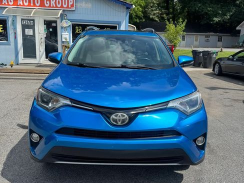 Used 2017 Toyota RAV4 XLE FWD image 2
