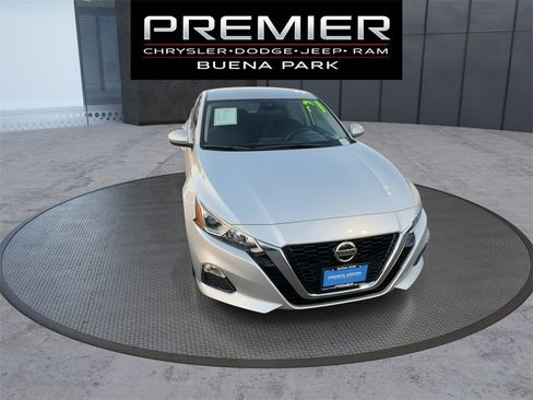 Used 2021 Nissan Altima 2.5 S image 3
