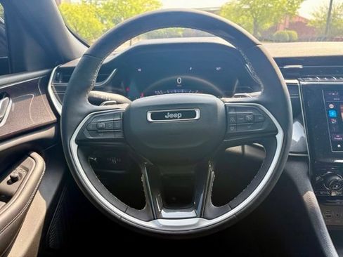Used 2023 Jeep Grand Cherokee Altitude RWD image 20