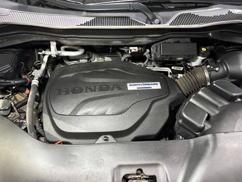 Used 2019 Honda Pilot Touring image 13