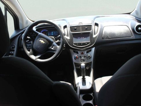 Used 2016 Chevrolet Trax LT FWD image 8