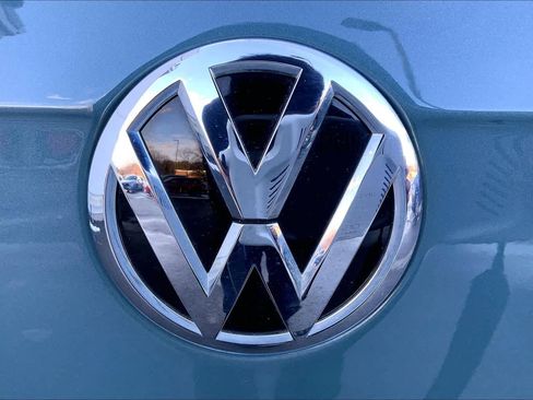 Used 2020 Volkswagen Tiguan SE w/ Panoramic Sunroof Package image 33