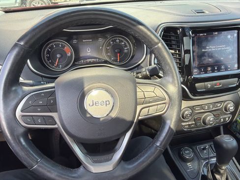 Used 2019 Jeep Cherokee Limited w/ Trailer Tow Group AWD/4WD image 7