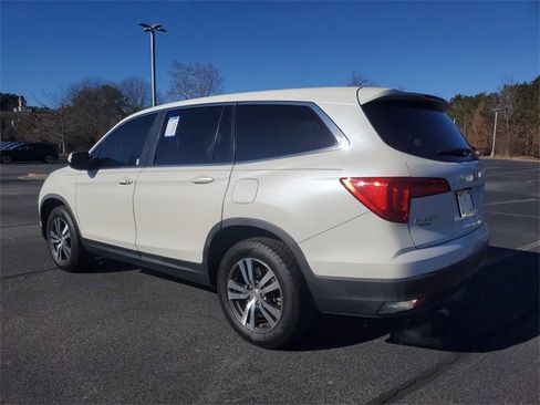 Certified 2017 Honda Pilot EX image 6