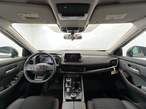 New 2026 Nissan Rogue SV AWD/4WD image 9