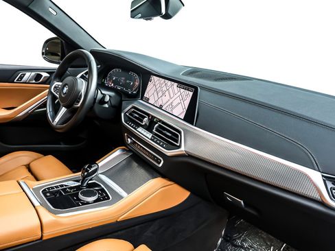 Used 2022 BMW X6 xDrive40i w/ M Sport Package image 16
