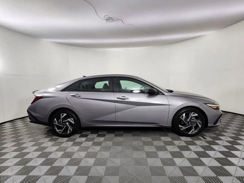 Certified 2025 Hyundai Elantra Sport FWD image 6