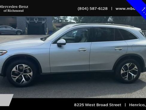Used 2025 Mercedes-Benz GLC 350e 4MATIC image 7