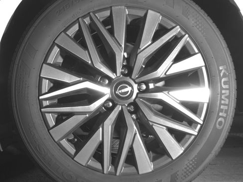 Used 2025 Nissan Altima 2.5 SV image 14