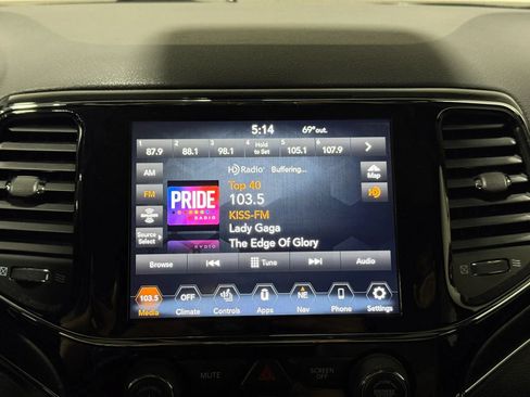 Used 2020 Jeep Grand Cherokee Limited AWD/4WD image 34
