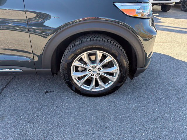 Used 2024 Ford Explorer XLT w/ Equipment Group 202A AWD/4WD image 16