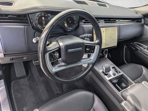 Used 2023 Land Rover Range Rover SE image 10