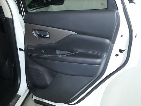 Certified 2024 Nissan Murano SV w/ SV Midnight Edition Package AWD/4WD image 32