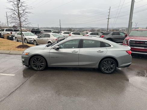 Used 2023 Chevrolet Malibu LT image 3