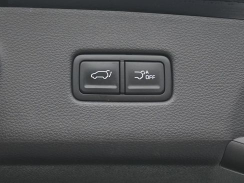 Used 2024 Kia Carnival EX FWD image 28