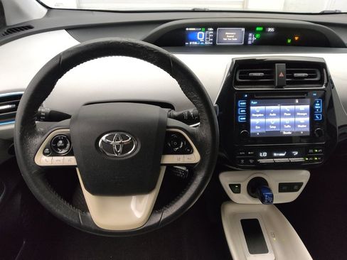 Used 2017 Toyota Prius Three FWD image 22