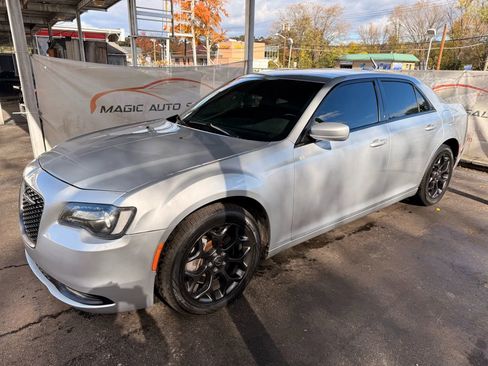 Used 2020 Chrysler 300 S image 8