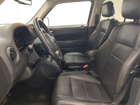 Used 2017 Jeep Patriot High Altitude AWD/4WD image 17