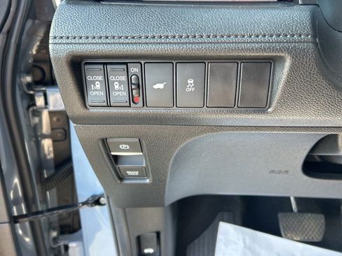 Used 2025 Honda Odyssey Sport-L image 8