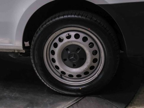 Used 2022 Mercedes-Benz Metris image 9