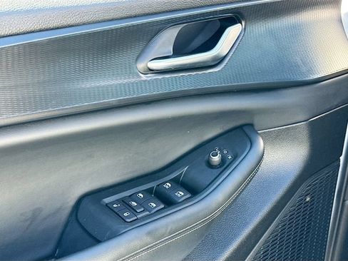 Used 2024 Jeep Grand Cherokee L Altitude RWD image 18