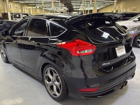 Used 2018 Ford Focus ST image 7