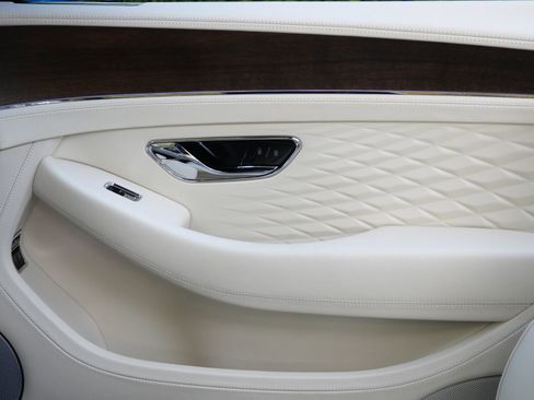 New 2026 Bentley Continental GTC AWD/4WD image 9