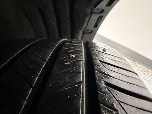 Used 2023 Ford Explorer XLT w/ Equipment Group 202A image 32